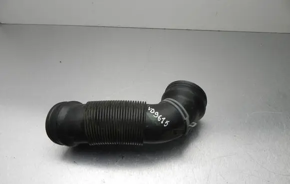 Audi A3 S3 8P Air intake hose/pipe 5N0129684B VD9615