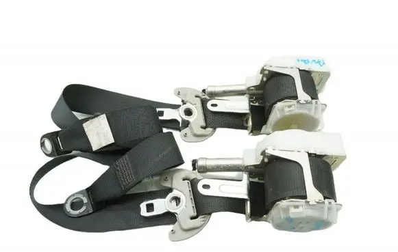 Toyota Auris E180 Front seatbelt 7P2770P