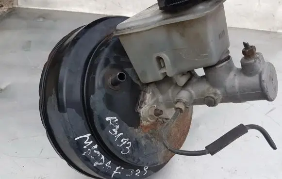 Mazda 323 F Brake booster