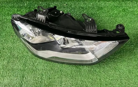 Audi A1 Headlight/headlamp