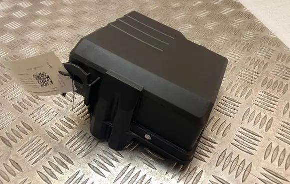 Hyundai Santa Fe Fuse box cover 91956S1040