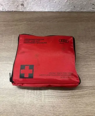 Audi A6 C7 First aid kit 8P0860282A