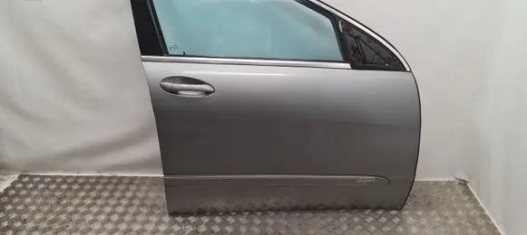 Mercedes-Benz R W251 Front door A1648203002