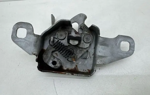 Dacia Sandero Engine bonnet/hood lock/catch