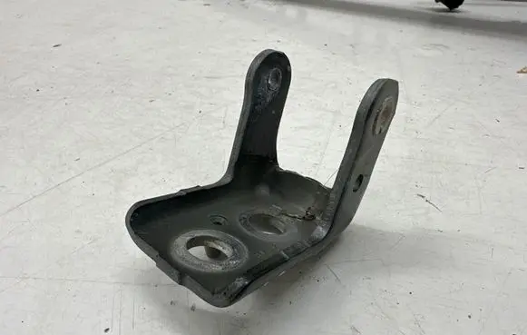 Opel Corsa F Front door lower hinge 