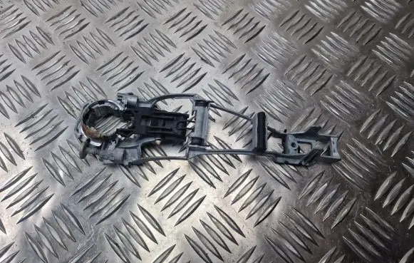 Skoda Octavia Mk2 (1Z) Front door exterior handle/bracket 1U0837885B