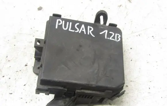 Nissan Pulsar Fuse box cover 