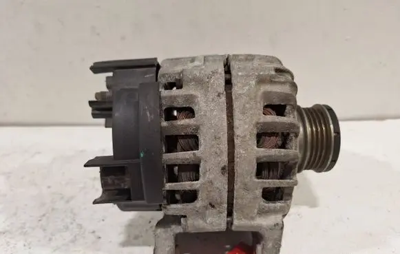Renault Sandero II Generator/alternator 231007582R