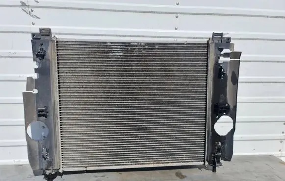 Chrysler Voyager Coolant radiator 04677754AB T754AB3745 40482A3097B