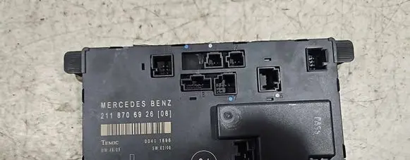 Mercedes-Benz E W211 Door control unit/module 2118706926 00401696