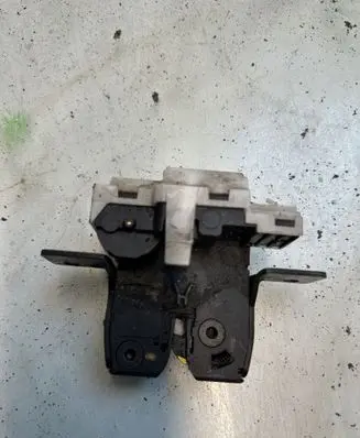 Renault Clio III Tailgate/trunk/boot lock/catch/latch 