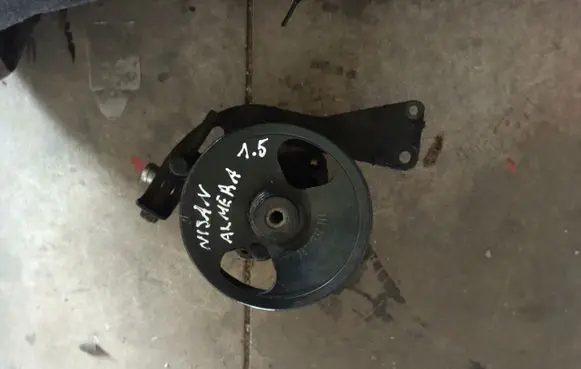 Nissan Almera N16 Power steering pump 7611332111