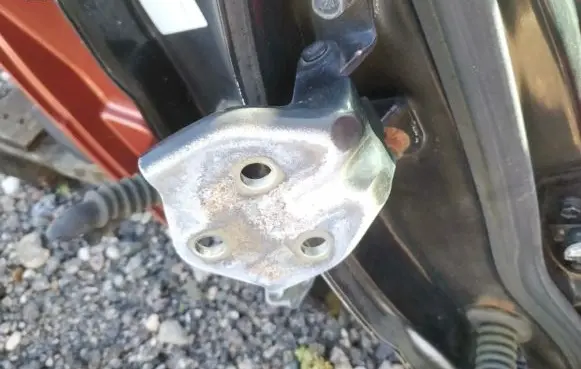 Hyundai Matrix Front door upper hinge