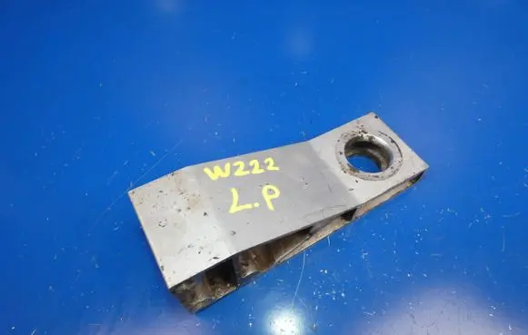 Mercedes-Benz S W222 Radiator mount bracket 2226061331 1413765393