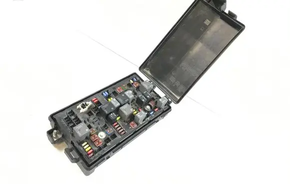 Chevrolet Camaro Fuse module 22760635