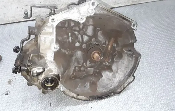 Manual 5 speed gearbox