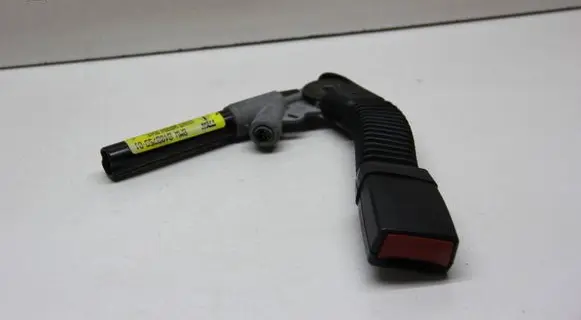 BMW X3 E83 Front seatbelt buckle 33017251