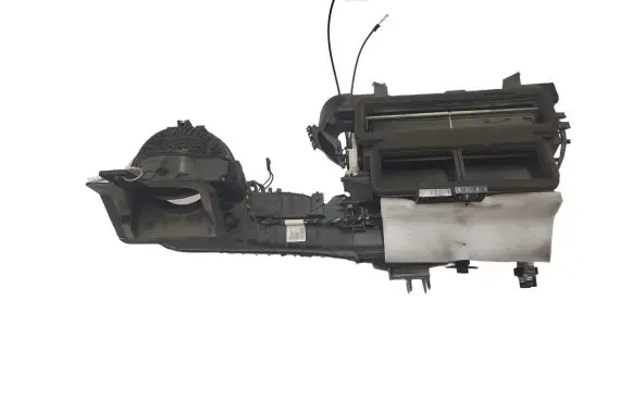 Peugeot 5008 Interior heater climate box assembly 96844931XT T5204003211B2DE0