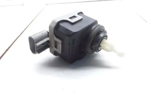 Opel Astra G Headlight level adjustment motor 90590665