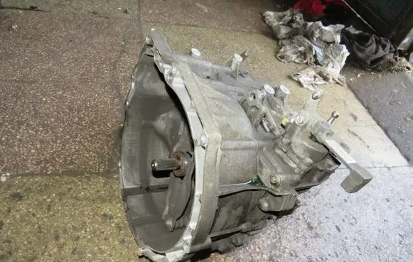 Mini Cooper Countryman R60 Manual 5 speed gearbox P327