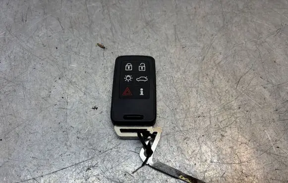Volvo V70 Ignition key/card