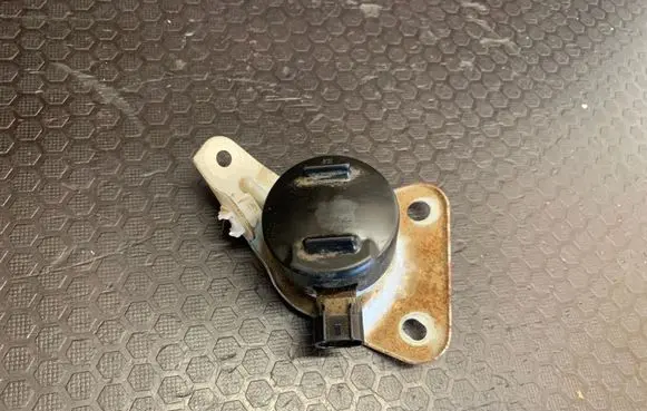 Lexus IS 220D-250-350 Acceleration sensor 8457030100