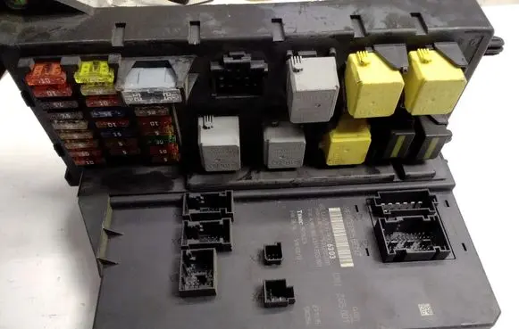 Mercedes-Benz Sprinter W906 Fuse module A9069006303 A9069017501ZGS001 A9069024301ZGS001