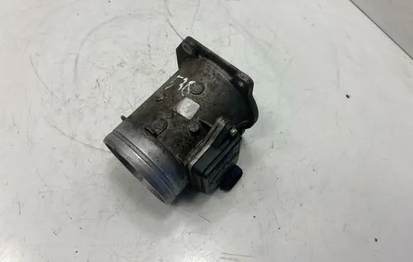 Audi 100 S4 C4 Mass air flow meter 037906461B AFH6010A