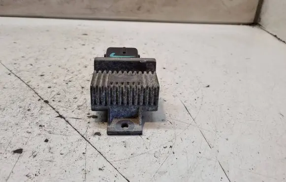 Glow plug pre-heat relay