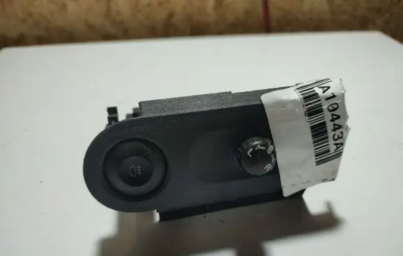 Fog light switch