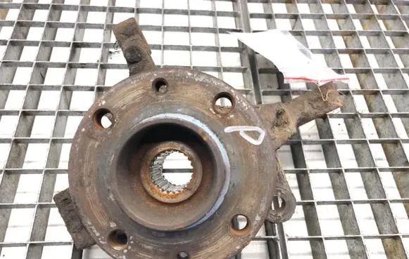 Renault Modus Front wheel hub spindle knuckle
