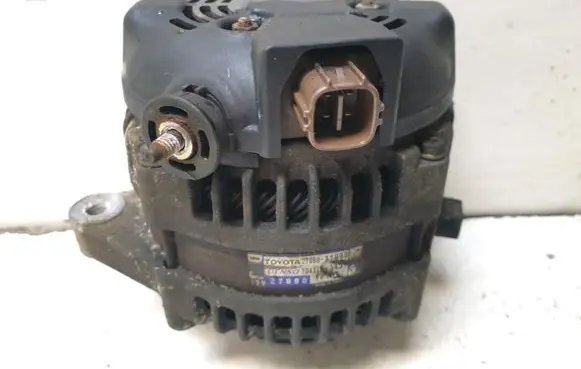 Toyota Corolla Verso AR10 Generator/alternator 2706027090