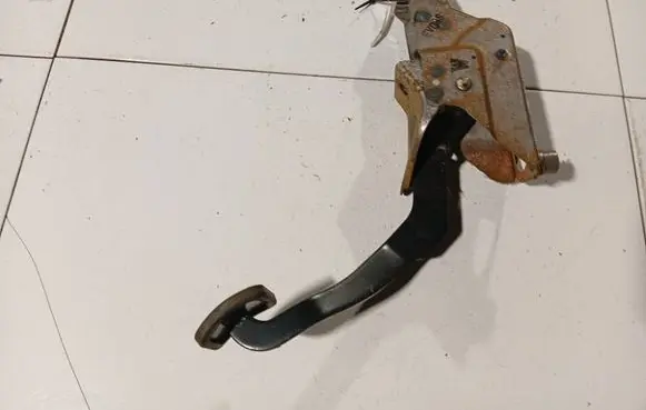 Toyota Corolla E120 E130 Clutch pedal 