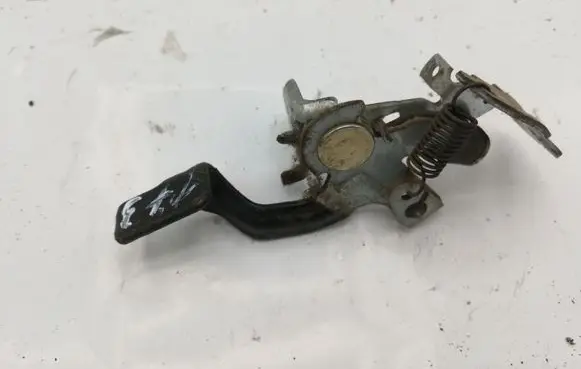 Toyota Avensis Verso Fuel cap release pull handle NOCODE