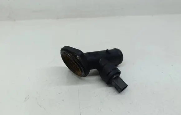 Volkswagen Touran I Engine coolant pipe/hose 03G121121B