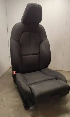 Volvo C40 Front driver seat 32248272 3861825