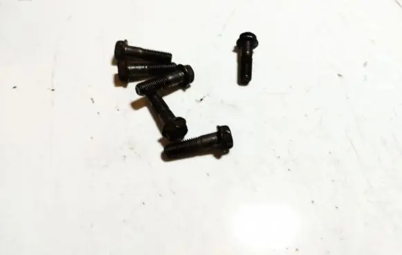 Volkswagen PASSAT B6 Nuts/bolts 