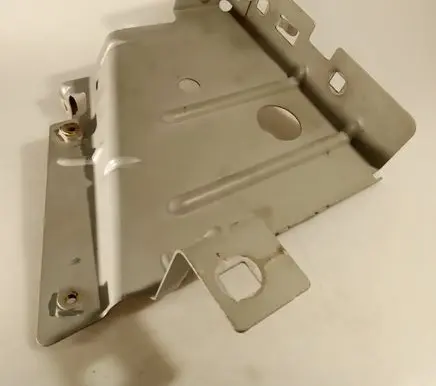 Fender mounting bracket
