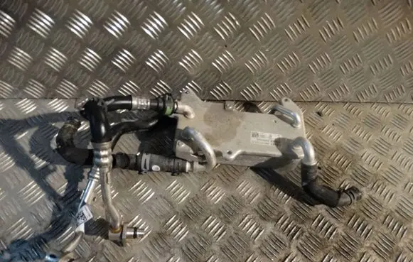 Porsche Cayenne (9Y0 9Y3) Engine oil radiator 