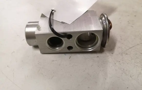 BMW 5 E60 E61 Air conditioning (A/C) expansion valve 326302 R134A