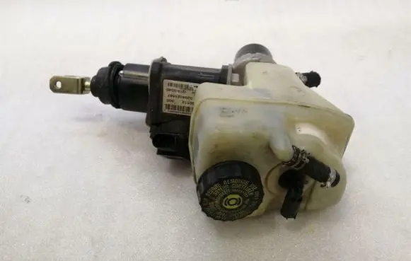 Mercedes-Benz SL R230 Master brake cylinder A0004300112 A2304300302