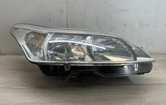 Citroen C4 I Headlight/headlamp 9684382280 89902317 89902309