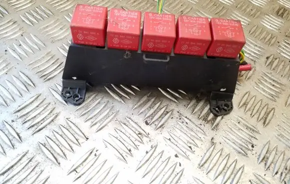 Renault Espace - Grand espace IV Relay mounting block 