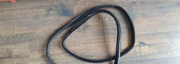 Hyundai ix35 Rear door rubber seal (on body) 