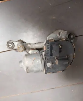 Peugeot 407 Wiper motor 0390241722