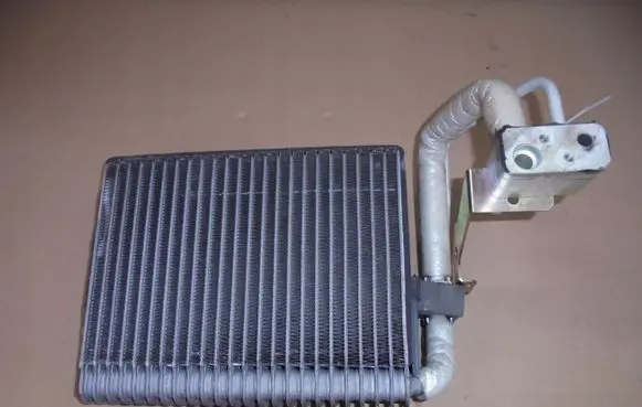 Maserati GranSport A/C cooling radiator (condenser)