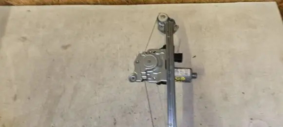 Opel Astra H Rear door window regulator with motor 13100424