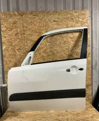 Suzuki SX4 Front door