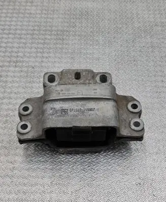 Volkswagen PASSAT B6 Engine mount bracket 3C0199555
