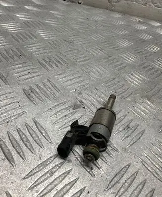 Audi A3 S3 8V Fuel injector 04E133036A